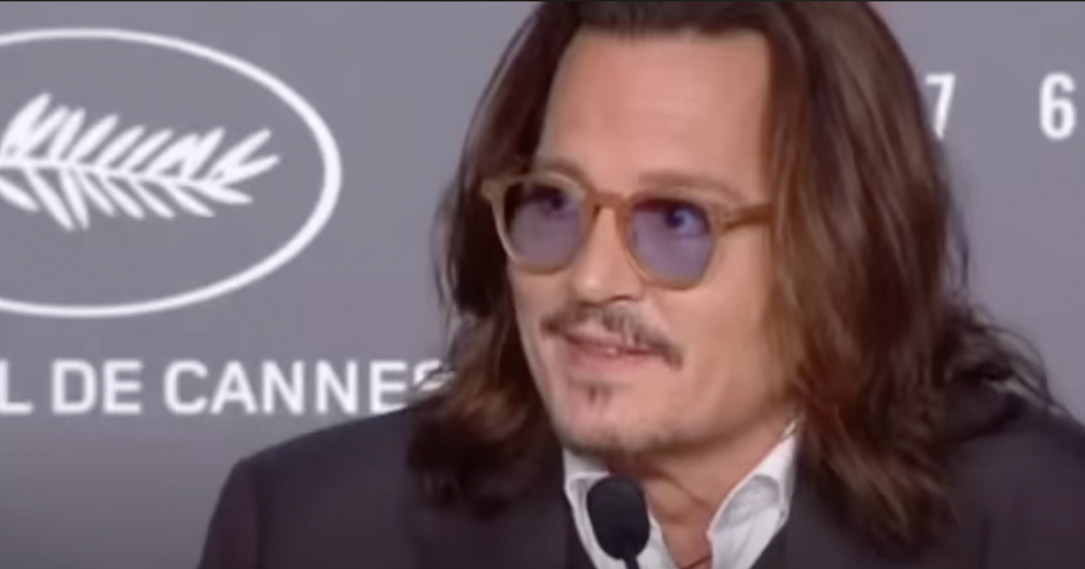 Johnny Depp on crutches after fracturing his ankle - Washington Digest